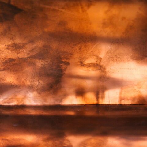 Éliminer les taches sur les vêtements avec du sel : astuces efficaces