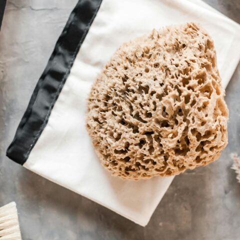 Nettoyer les surfaces avec du sel : astuces naturelles et efficaces